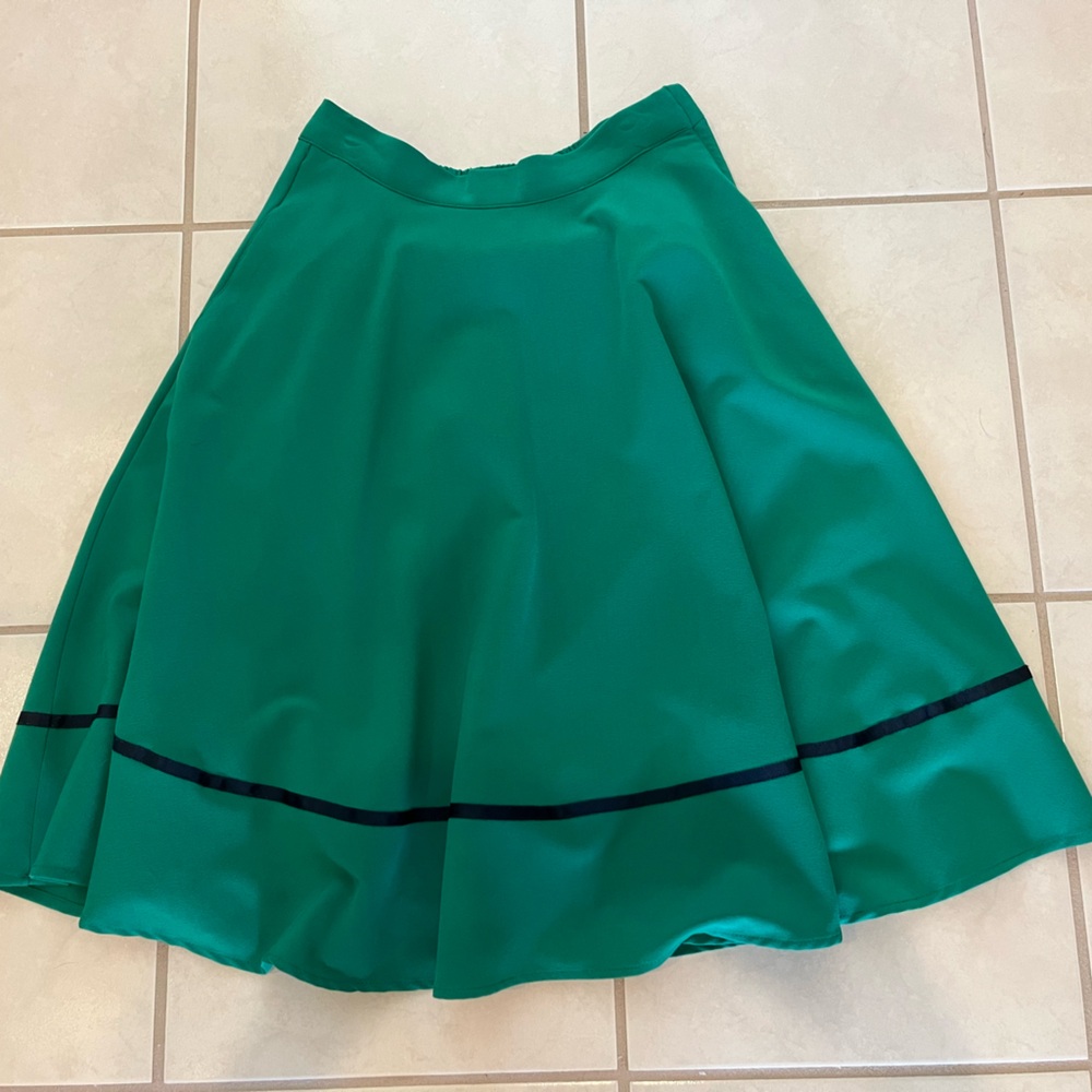 Kelly green full skirt